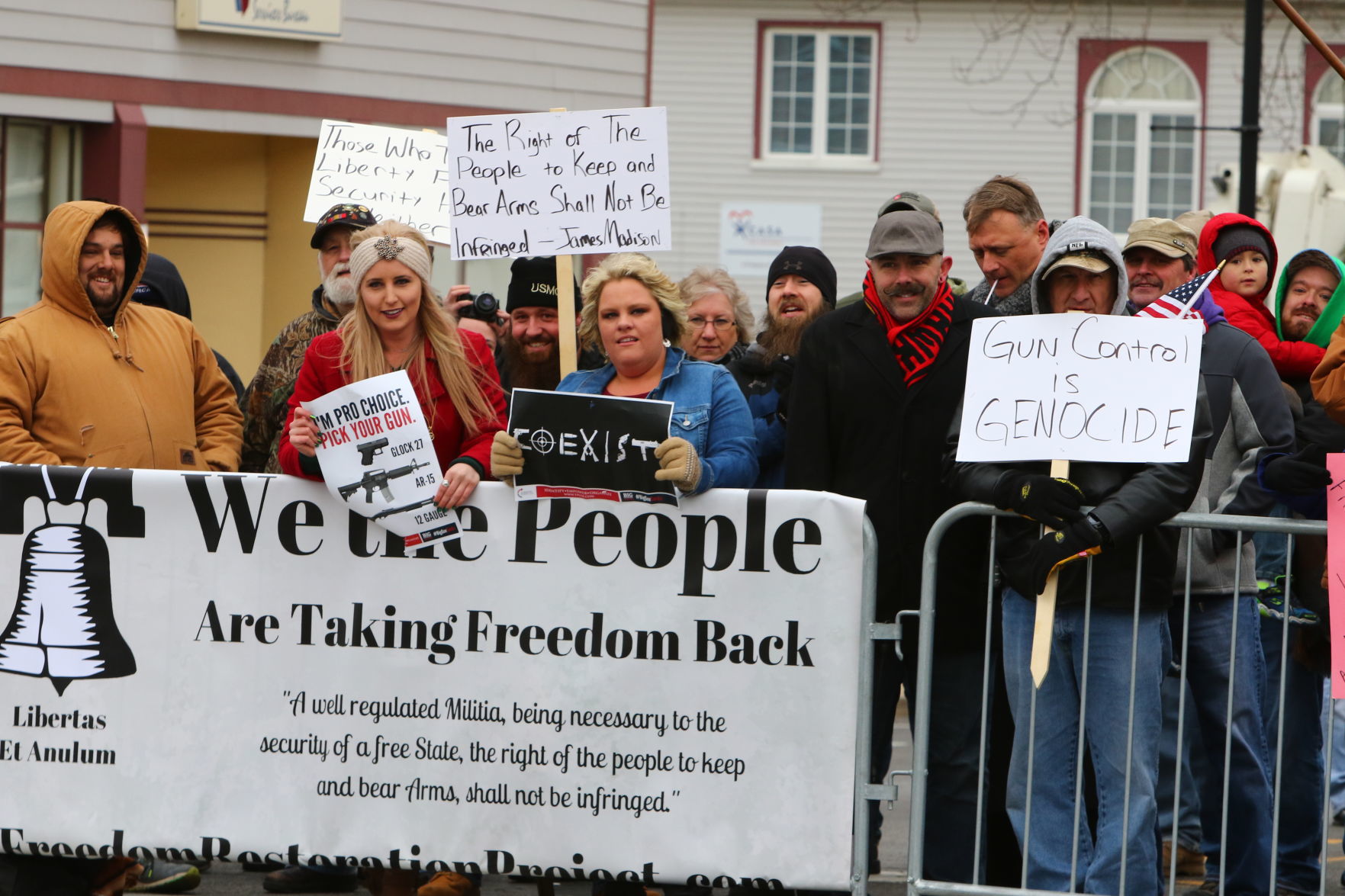 Gallery: March for Our Lives counterprotesters in Valparaiso